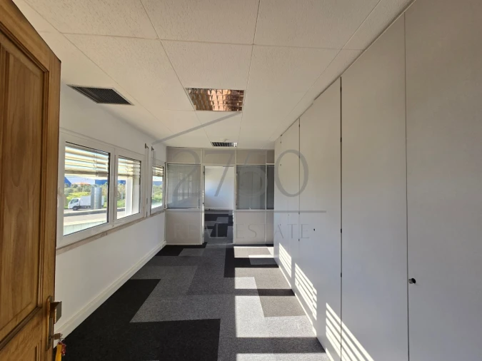 Escritório para Arrendamento em Rio de Mouro Foto 4