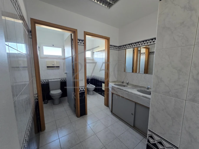 Escritório para Arrendamento em Rio de Mouro Foto 9