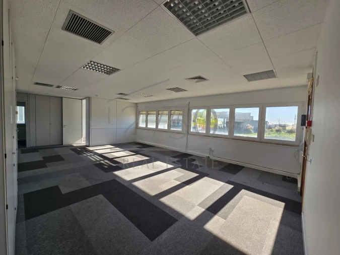 Escritório para Arrendamento em Rio de Mouro Foto 16