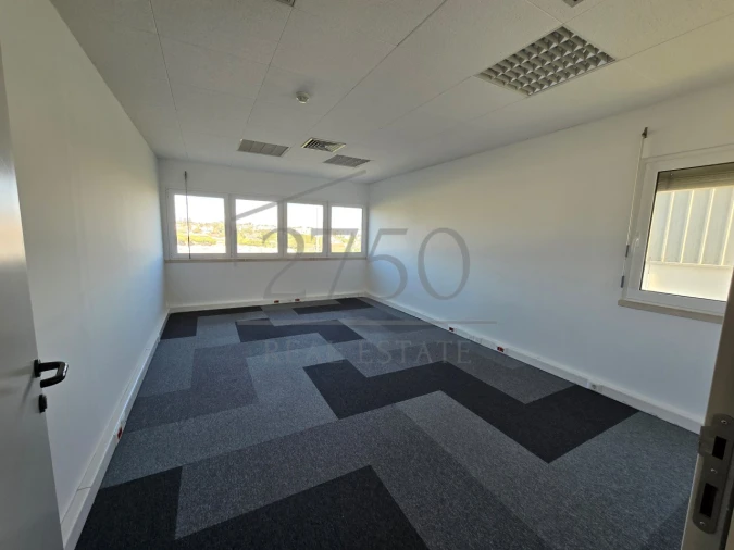 Escritório para Arrendamento em Rio de Mouro Foto 18