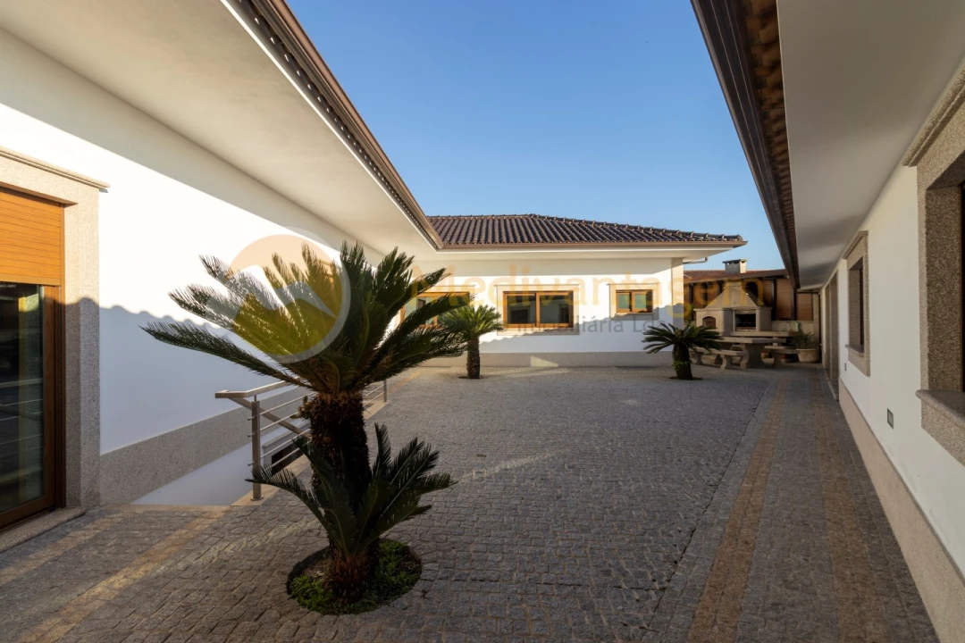 Moradia T3 para Venda em Mire de Tibães Foto 6