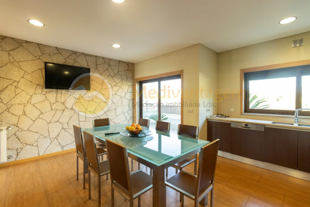 Moradia T3 para Venda em Mire de Tibães Foto 17