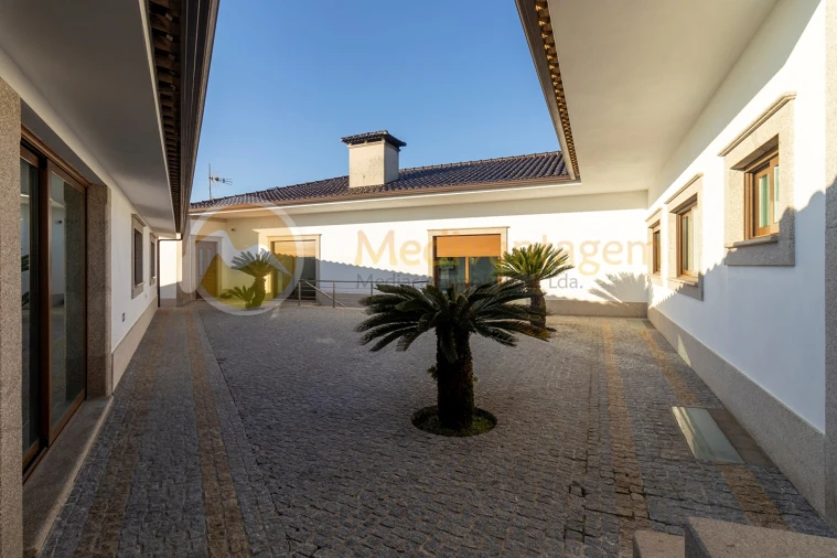 Moradia T3 para Venda em Mire de Tibães Foto 5