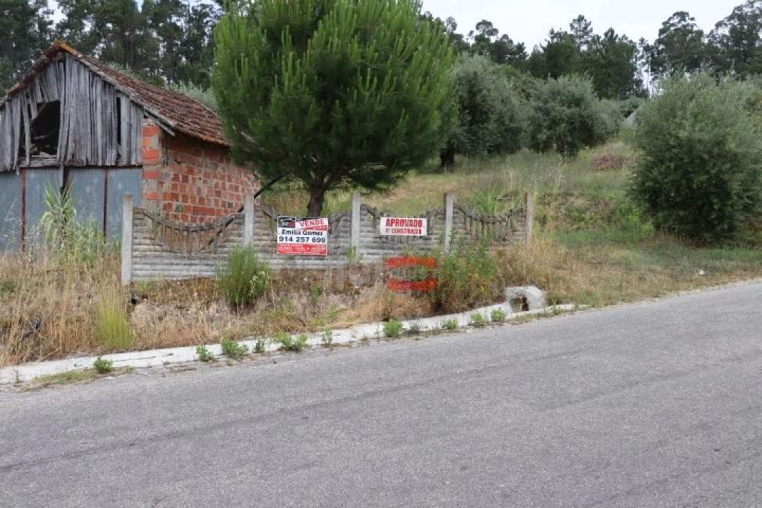 Terreno Misto para Venda em Caxarias Foto 2