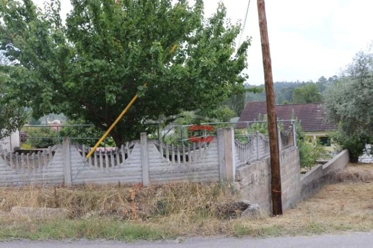 Terreno Misto para Venda em Caxarias Foto 8