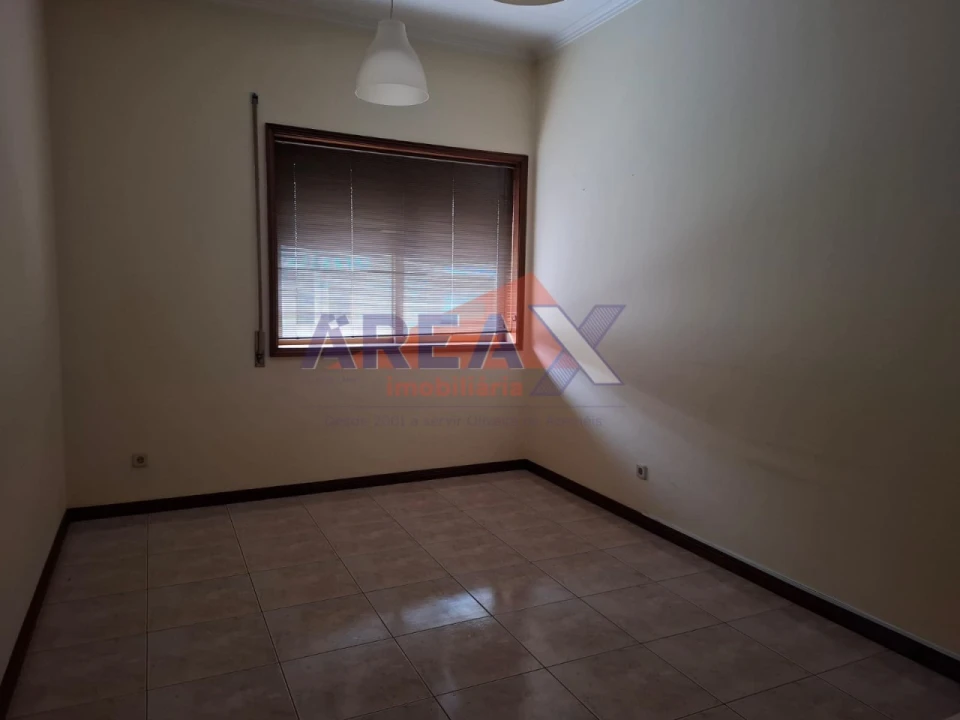 Escritório para Arrendamento em O. Azeméis, Riba-Ul, Ul, Macinhata Seixa, Madail Foto 3