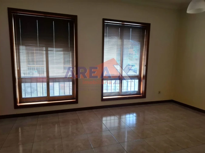 Escritório para Arrendamento em O. Azeméis, Riba-Ul, Ul, Macinhata Seixa, Madail Foto 2