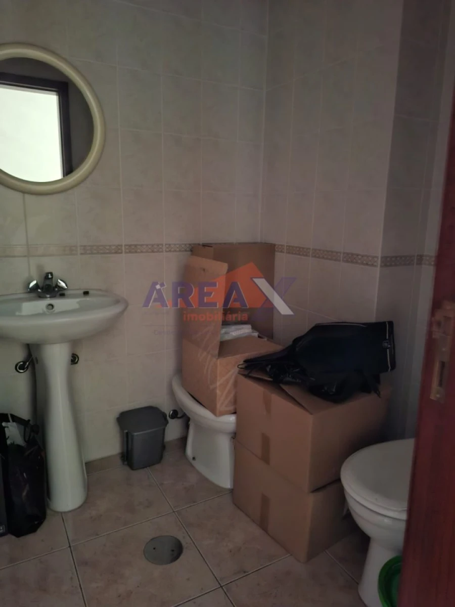 Escritório para Arrendamento em O. Azeméis, Riba-Ul, Ul, Macinhata Seixa, Madail Foto 5