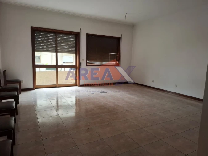 Escritório para Arrendamento em O. Azeméis, Riba-Ul, Ul, Macinhata Seixa, Madail