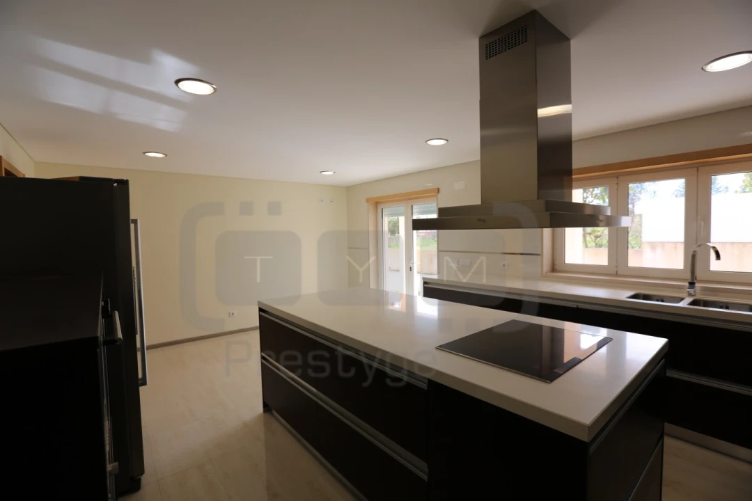 Moradia T5 para Venda em São João Baptista e Santa Maria dos Olivais Foto 2