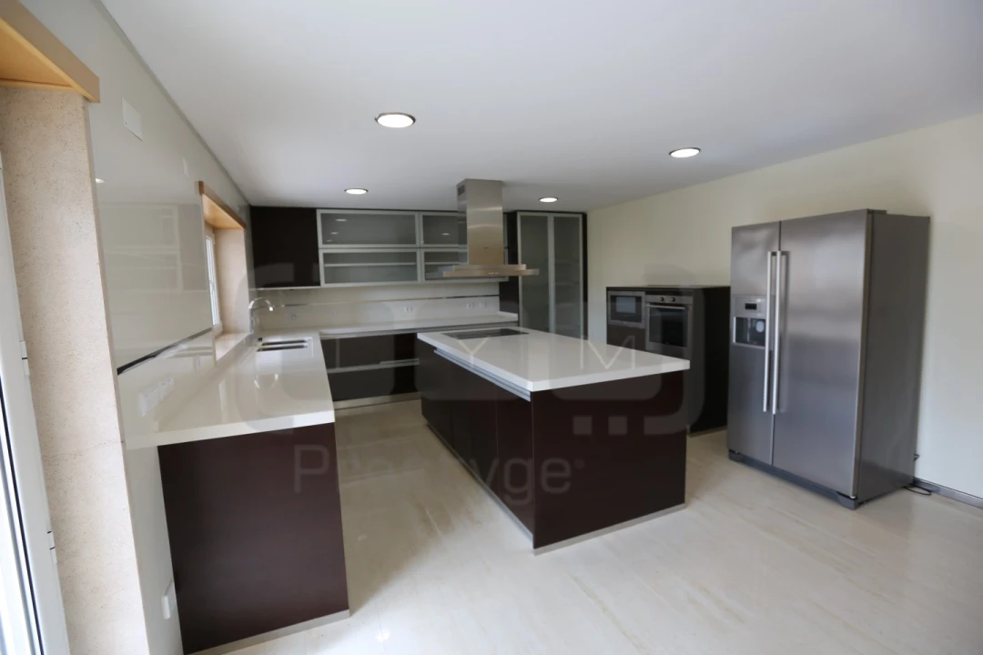 Moradia T5 para Venda em São João Baptista e Santa Maria dos Olivais Foto 4