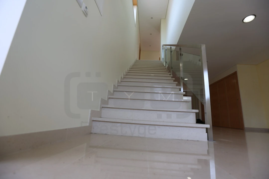 Moradia T5 para Venda em São João Baptista e Santa Maria dos Olivais Foto 8