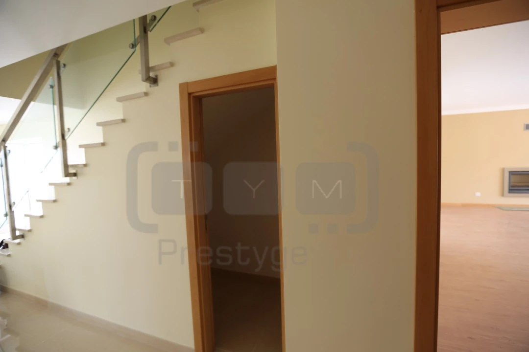 Moradia T5 para Venda em São João Baptista e Santa Maria dos Olivais Foto 5