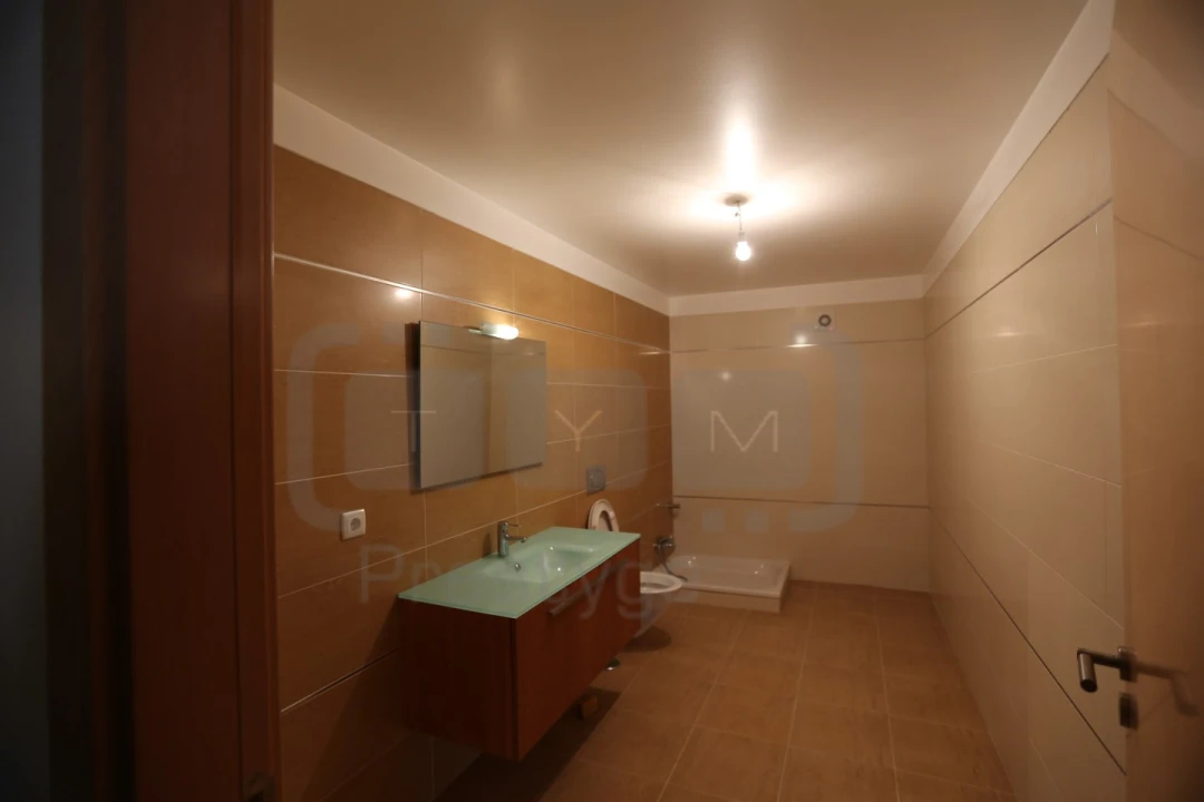 Moradia T5 para Venda em São João Baptista e Santa Maria dos Olivais Foto 7