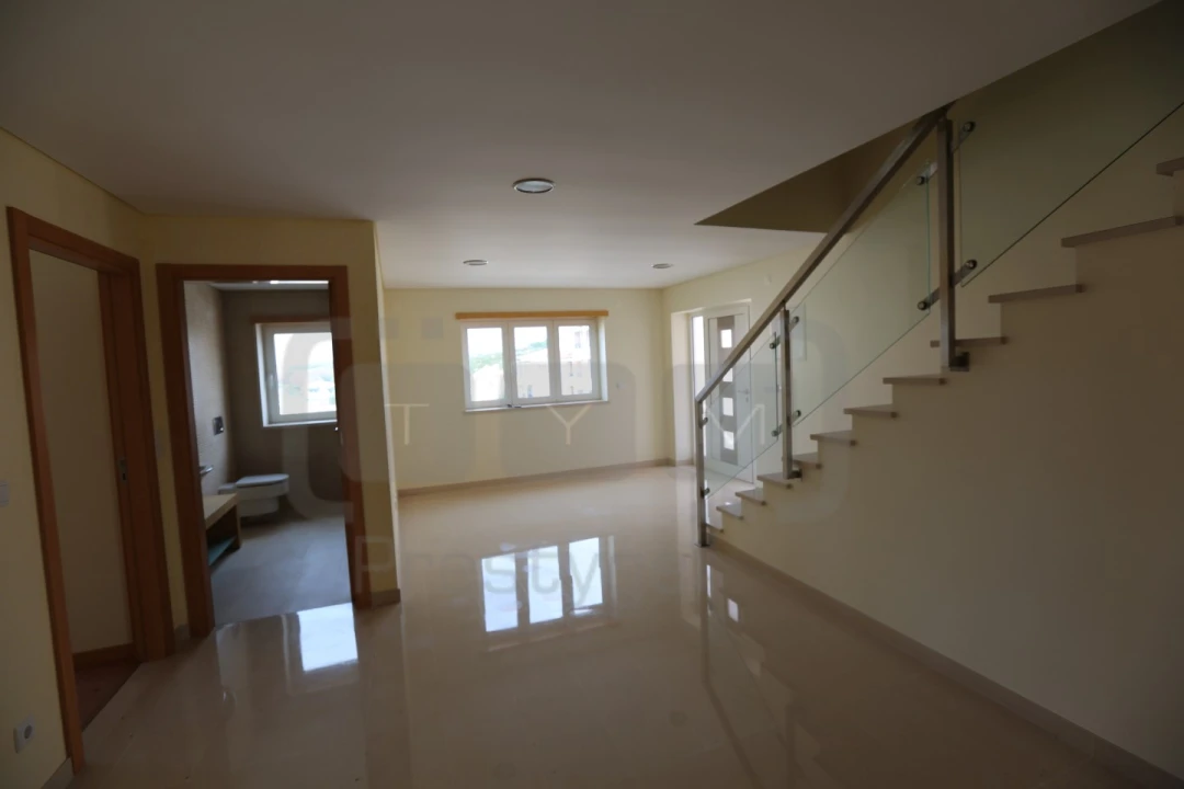 Moradia T5 para Venda em São João Baptista e Santa Maria dos Olivais Foto 9