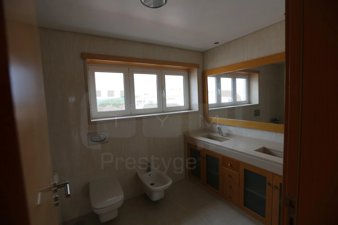 Moradia T5 para Venda em São João Baptista e Santa Maria dos Olivais Foto 28