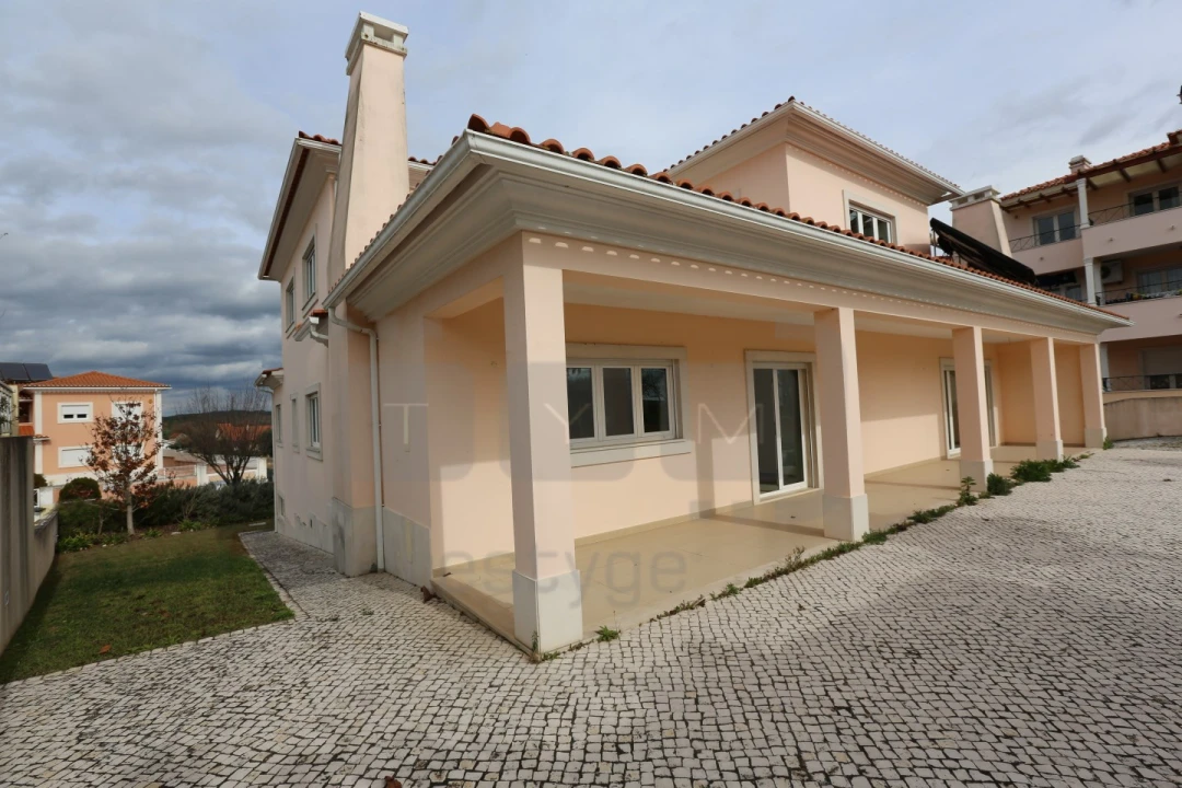 Moradia T5 para Venda em São João Baptista e Santa Maria dos Olivais Foto 35