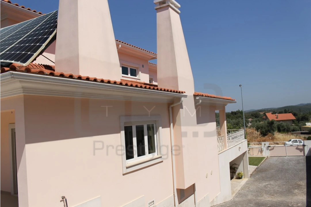 Moradia T5 para Venda em São João Baptista e Santa Maria dos Olivais Foto 36