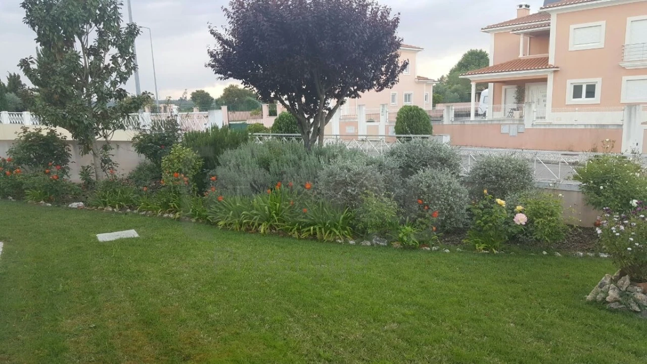 Moradia T5 para Venda em São João Baptista e Santa Maria dos Olivais Foto 37