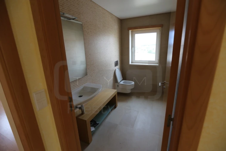 Moradia T5 para Venda em São João Baptista e Santa Maria dos Olivais Foto 18