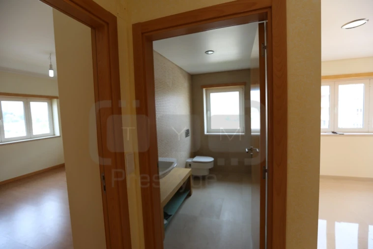 Moradia T5 para Venda em São João Baptista e Santa Maria dos Olivais Foto 17