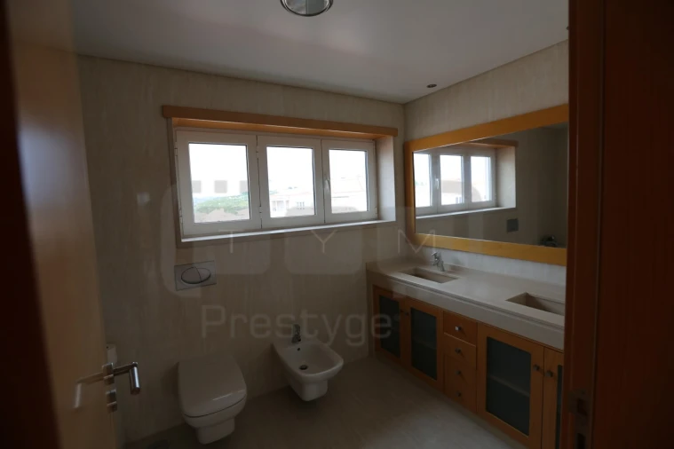 Moradia T5 para Venda em São João Baptista e Santa Maria dos Olivais Foto 28