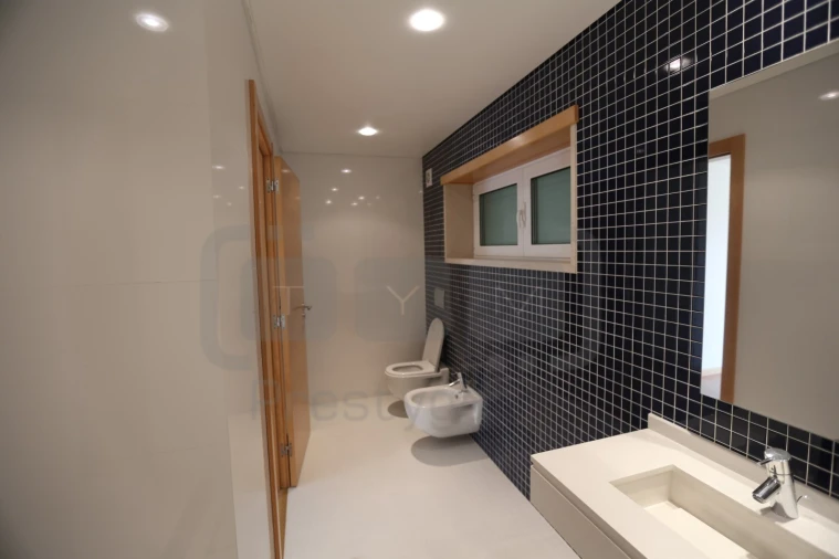 Moradia T5 para Venda em São João Baptista e Santa Maria dos Olivais Foto 31