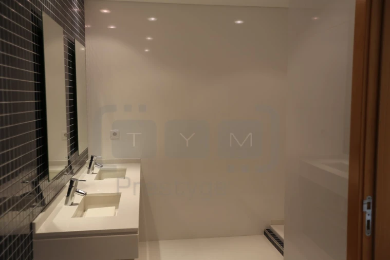 Moradia T5 para Venda em São João Baptista e Santa Maria dos Olivais Foto 32