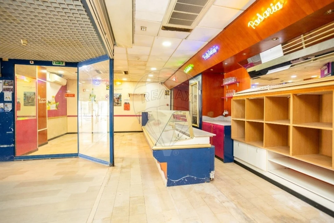 Loja para Arrendamento em Coruche, Fajarda e Erra Foto 2