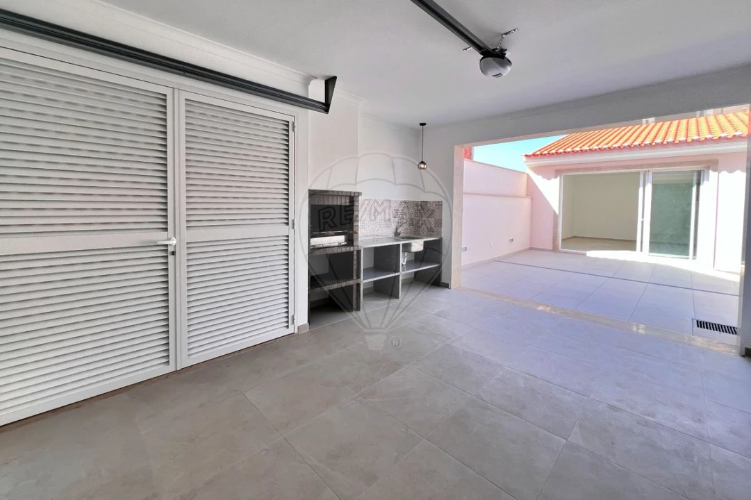 Moradia T4 para Venda em Turquel Foto 19