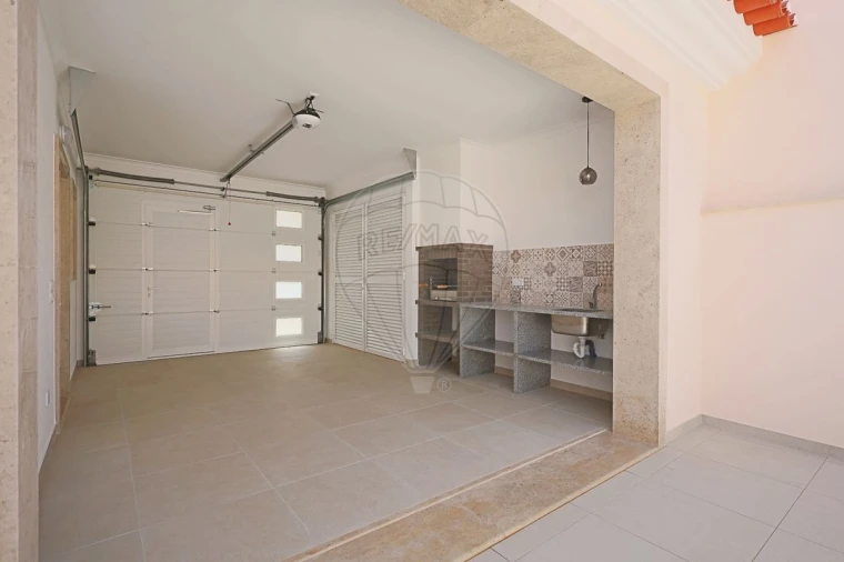 Moradia T4 para Venda em Turquel Foto 15