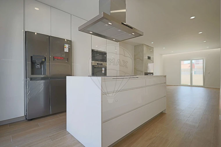 Moradia T4 para Venda em Turquel Foto 26