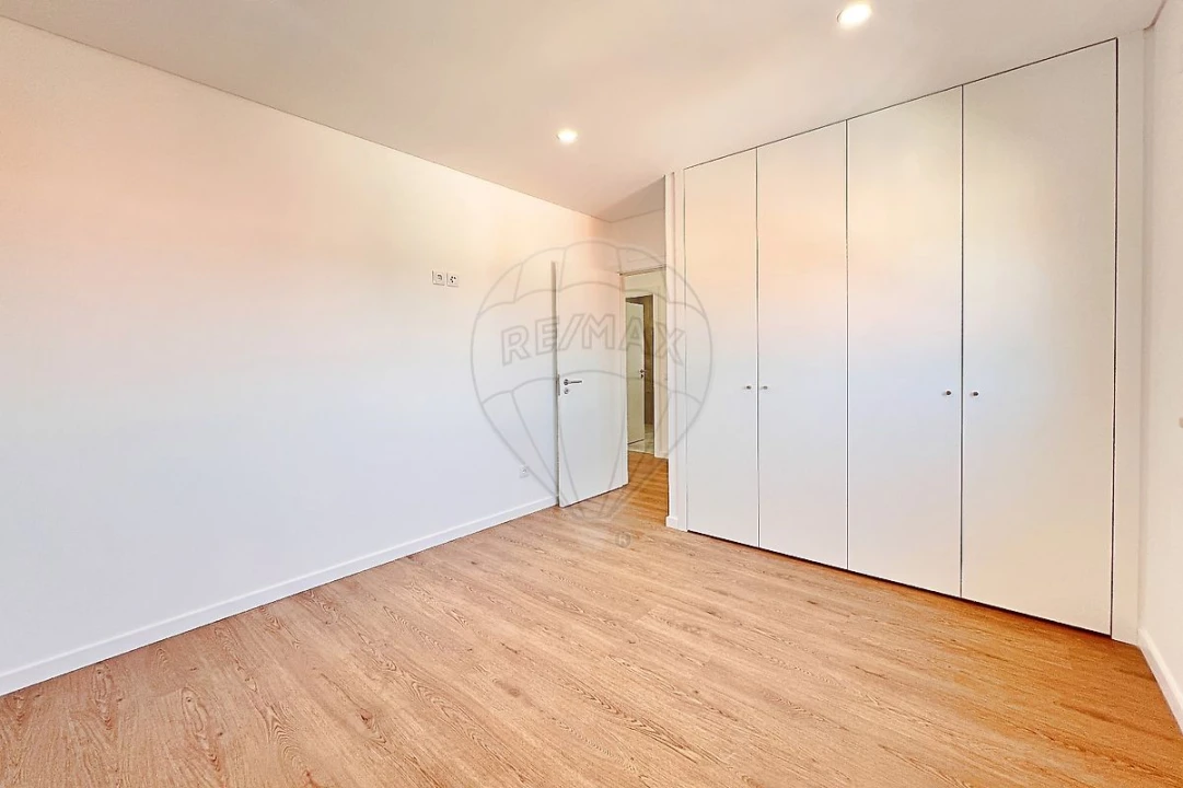 Moradia T4 para Venda em Turquel Foto 40