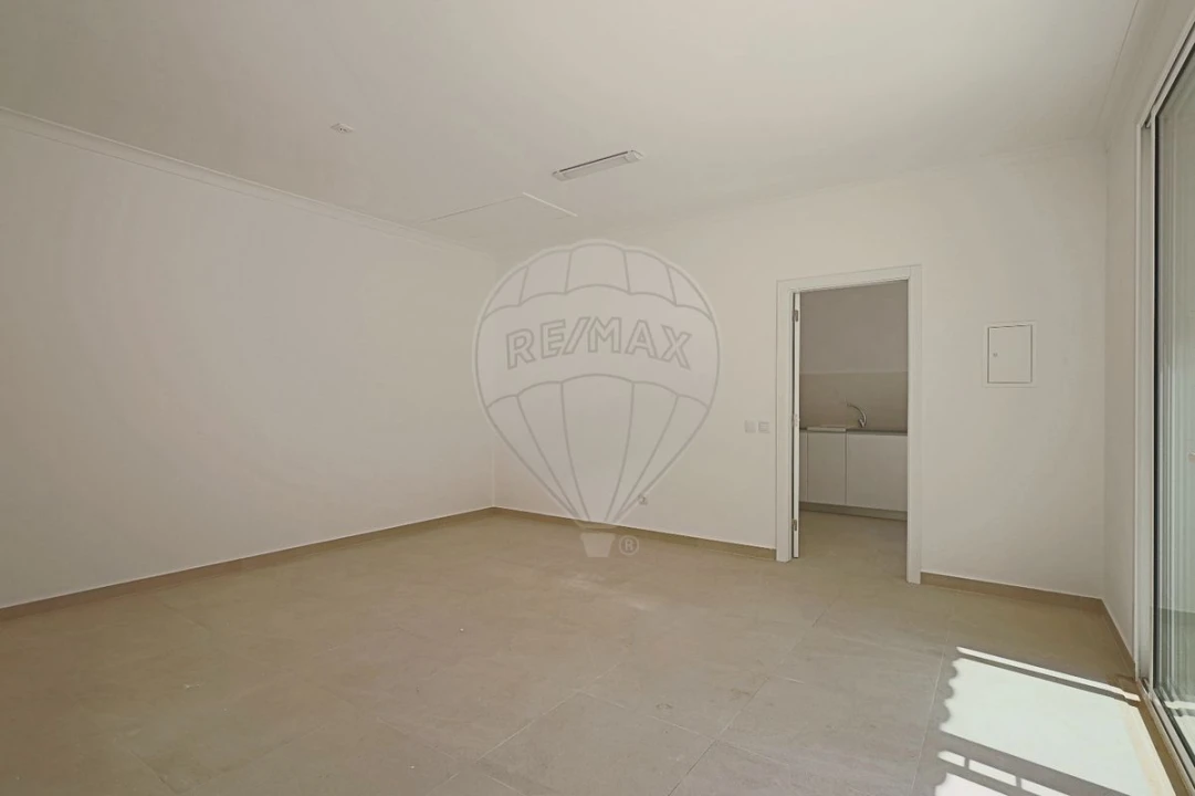 Moradia T4 para Venda em Turquel Foto 2