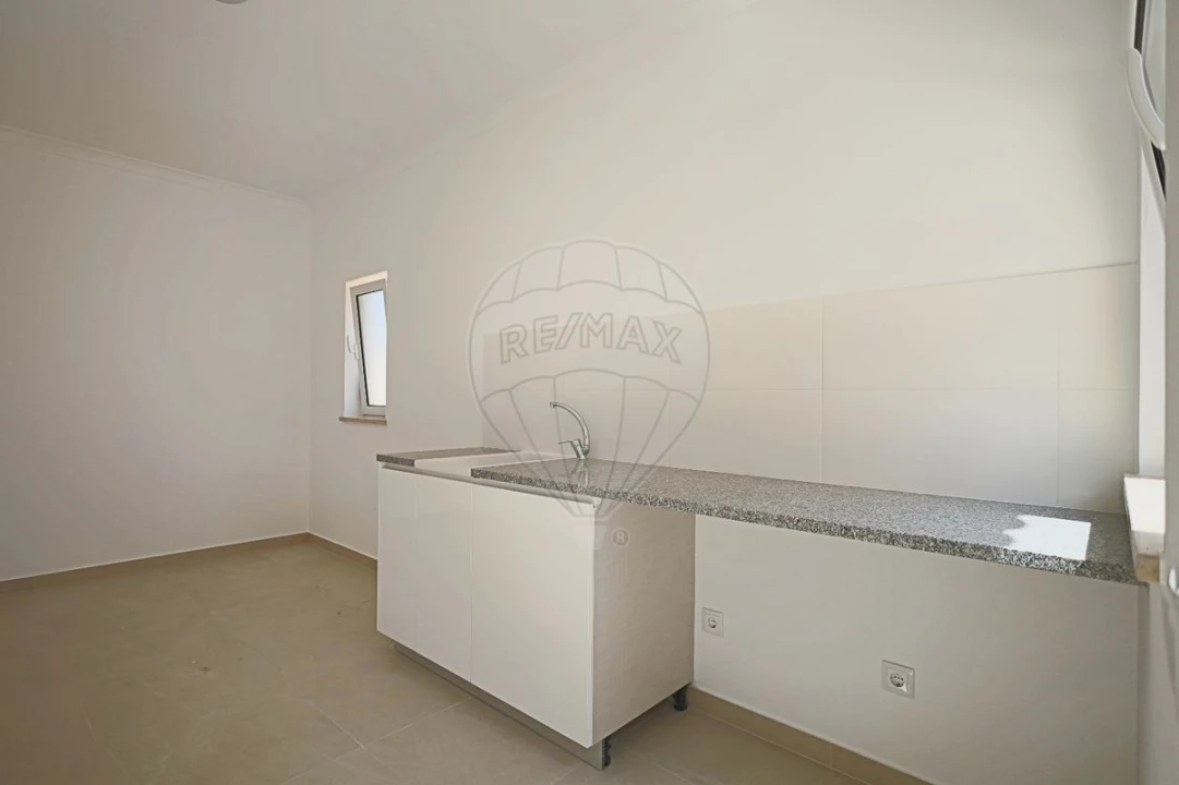 Moradia T4 para Venda em Turquel Foto 28