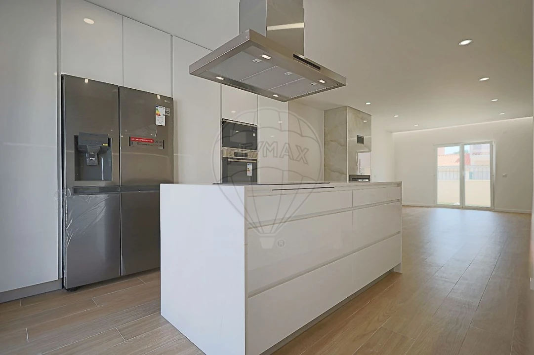 Moradia T4 para Venda em Turquel Foto 11