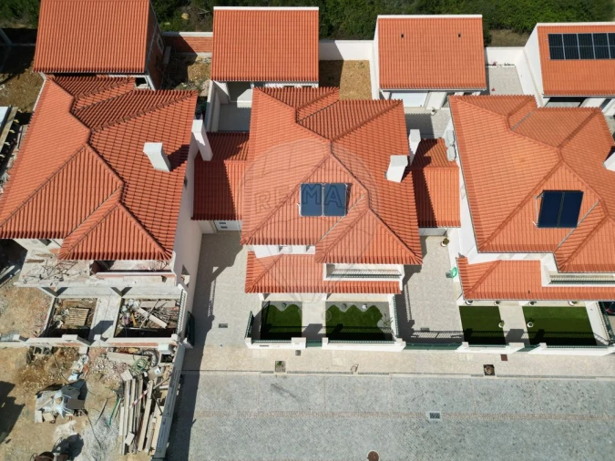 Moradia T4 para Venda em Turquel Foto 42