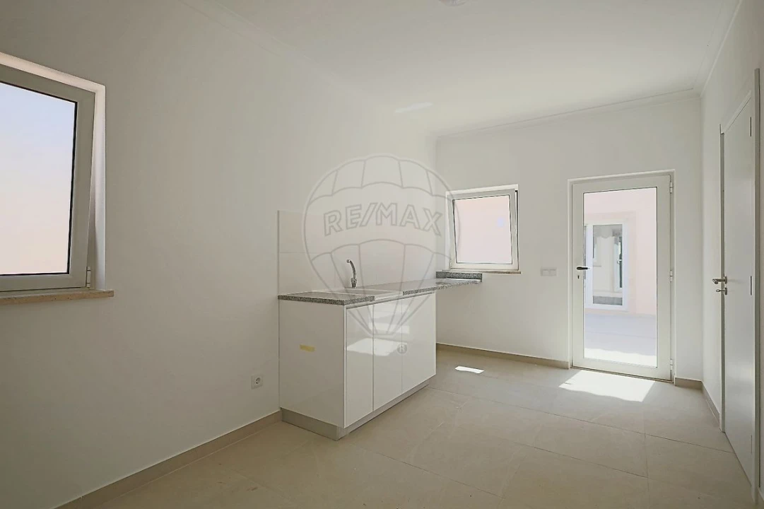 Moradia T4 para Venda em Turquel Foto 33