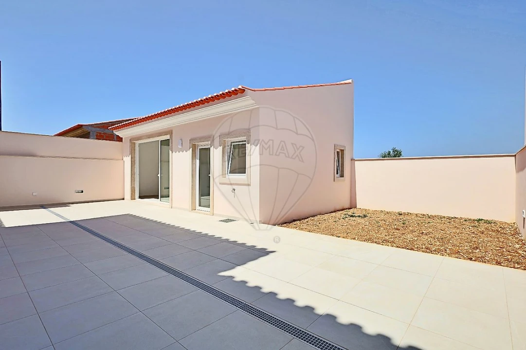 Moradia T4 para Venda em Turquel Foto 29