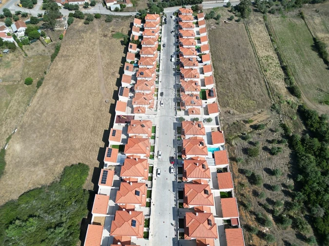 Moradia T4 para Venda em Turquel Foto 4