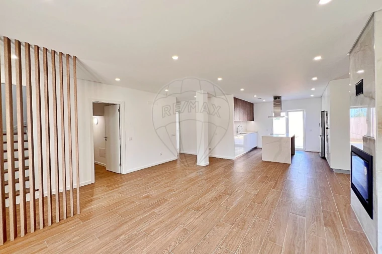 Moradia T4 para Venda em Turquel