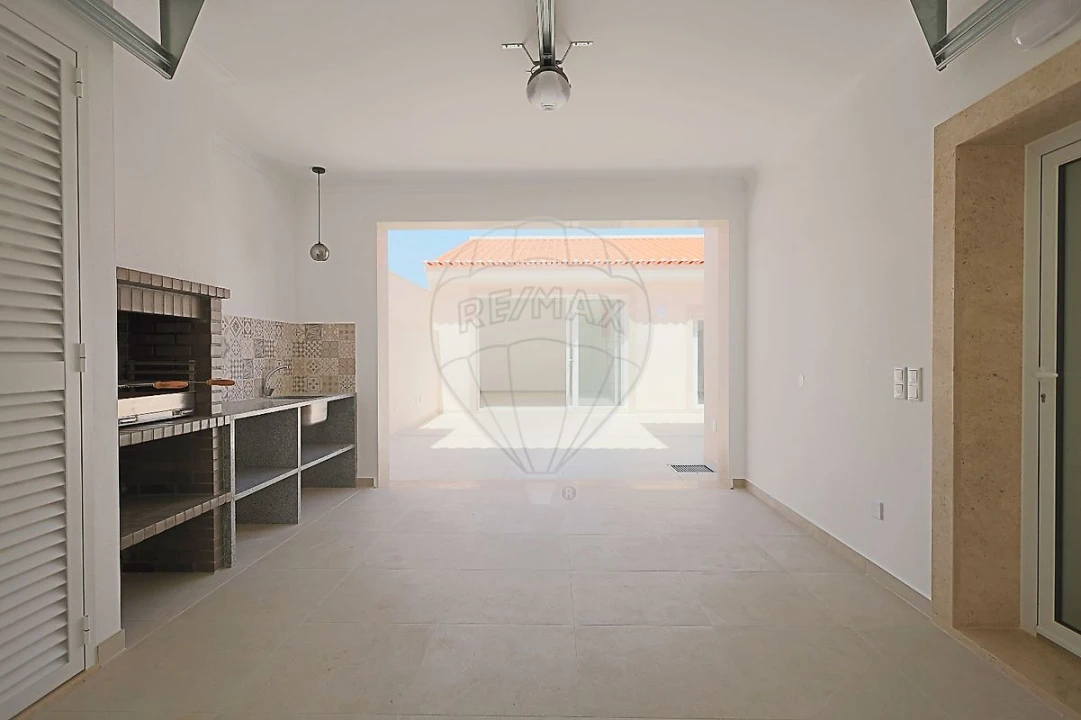 Moradia T4 para Venda em Turquel Foto 27