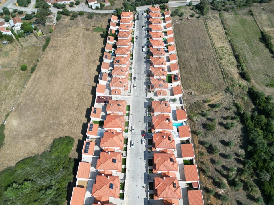 Moradia T4 para Venda em Turquel Foto 4