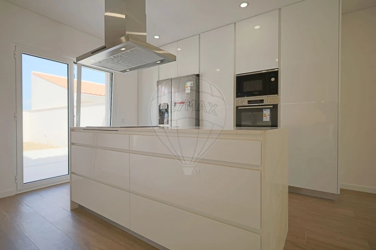 Moradia T4 para Venda em Turquel Foto 12