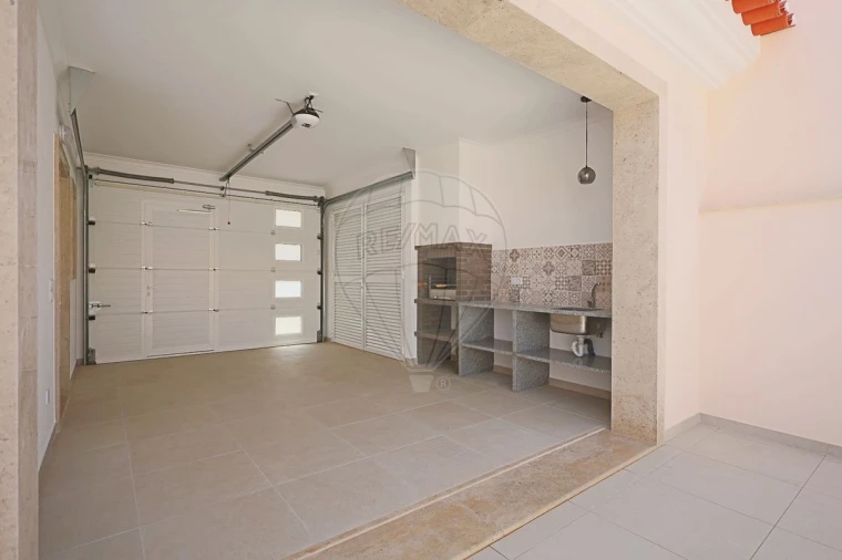 Moradia T4 para Venda em Turquel Foto 31