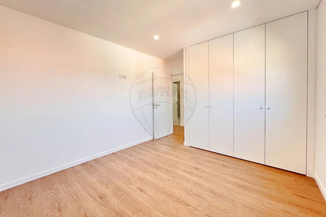 Moradia T4 para Venda em Turquel Foto 24