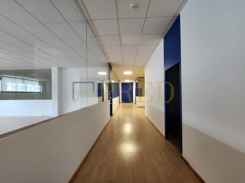 Armazém para Arrendamento em Paranhos Foto 7