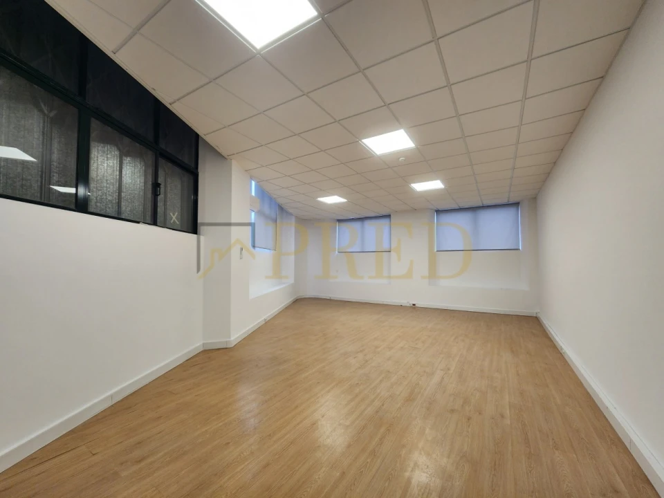 Armazém para Arrendamento em Paranhos Foto 10