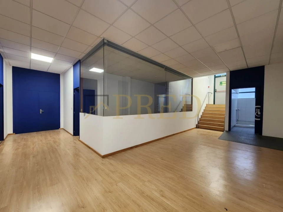 Armazém para Arrendamento em Paranhos Foto 16