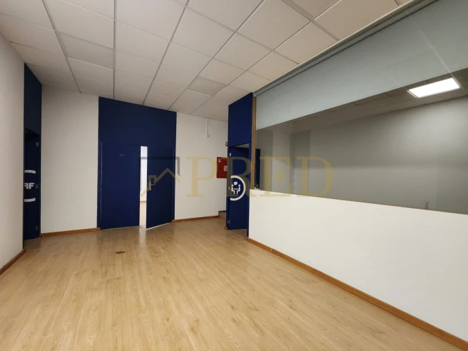 Armazém para Arrendamento em Paranhos Foto 9